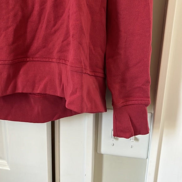 Levis Crewneck Sweatshirt - Picture 3 of 7